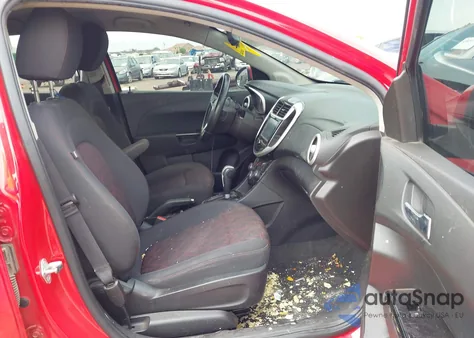 2017 Chevrolet Sonic Lt Auto z USA, uszkodzony, nr VIN 1G1JD5SG1H4153628